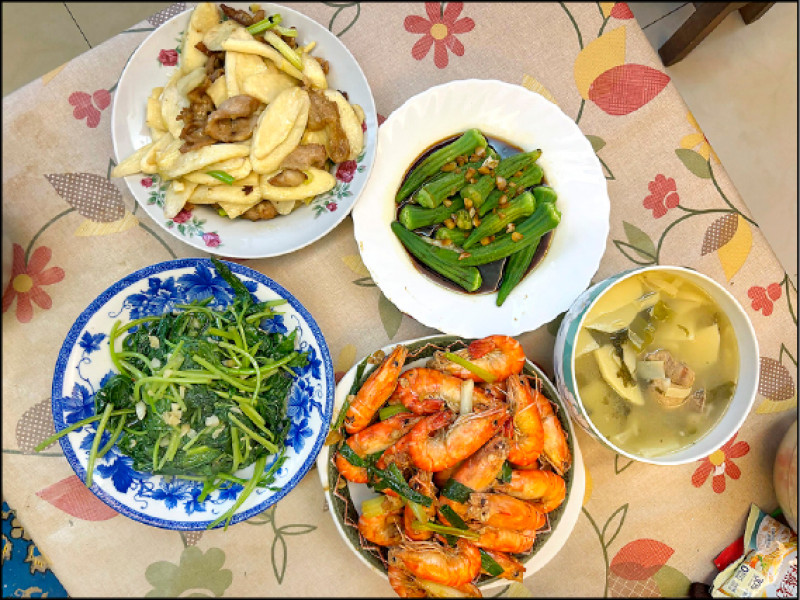 【家庭plus】我家的餐桌