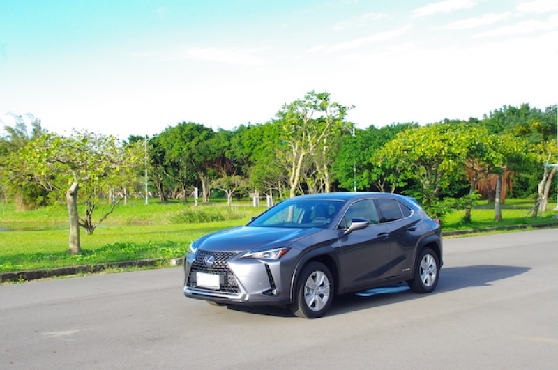 Lexus UX 250h