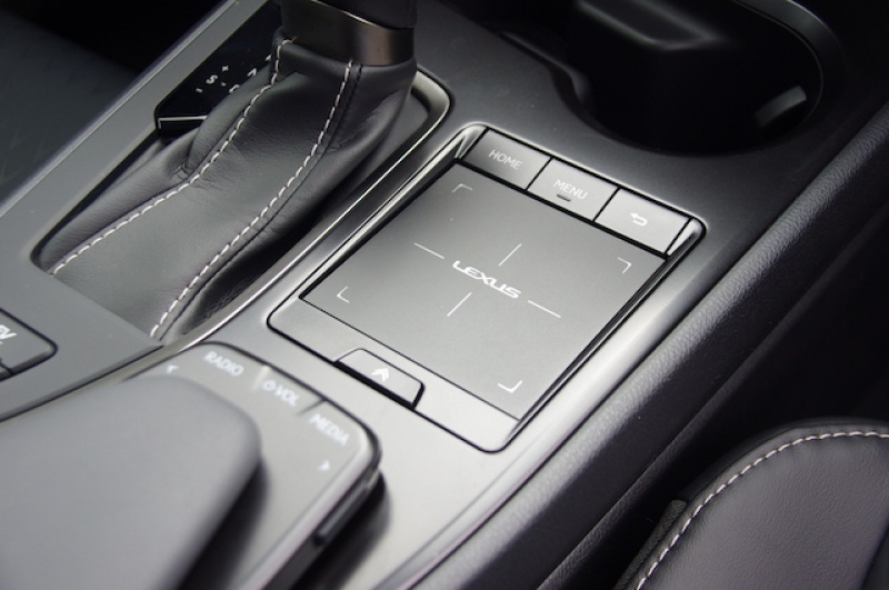 Lexus UX 250h
