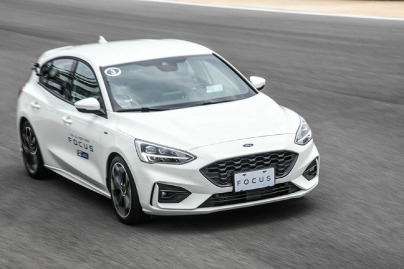 FOCUS ST-LINE