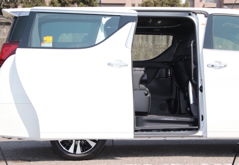 Toyota Alphard 強化小改款