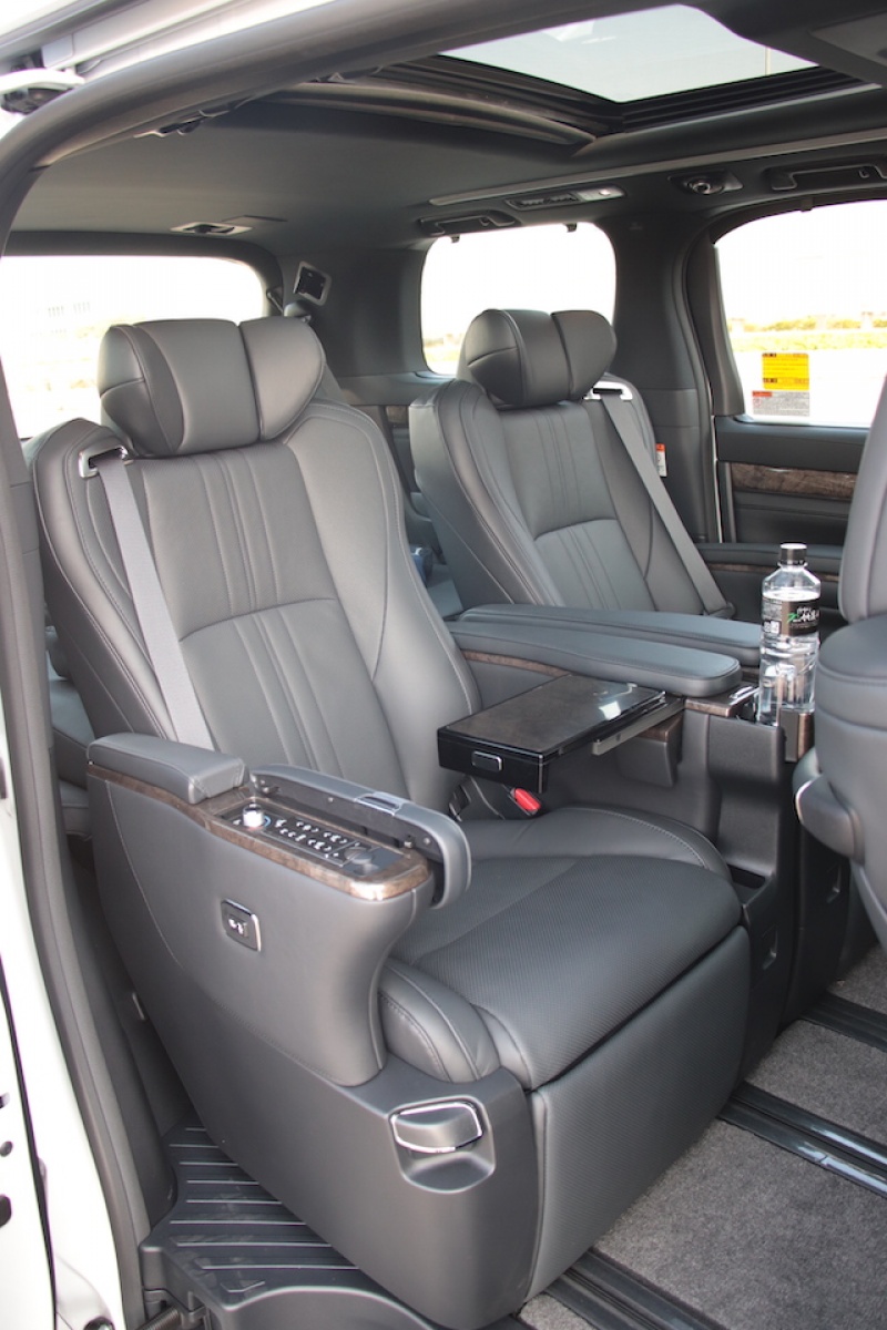 Toyota Alphard 強化小改款
