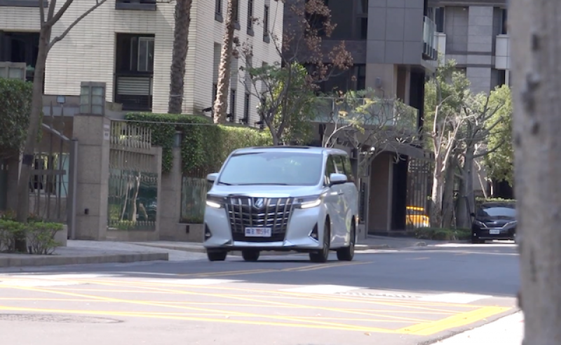 Toyota Alphard 強化小改款