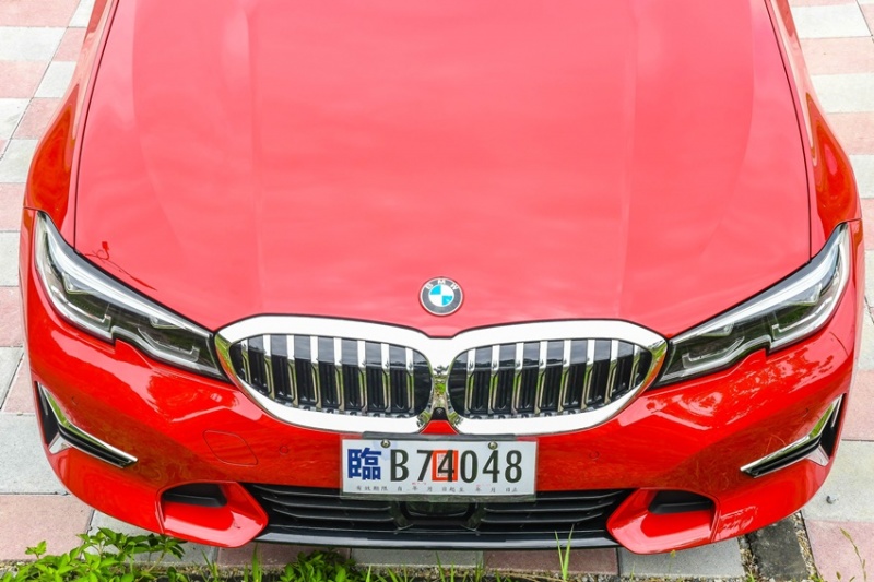 318