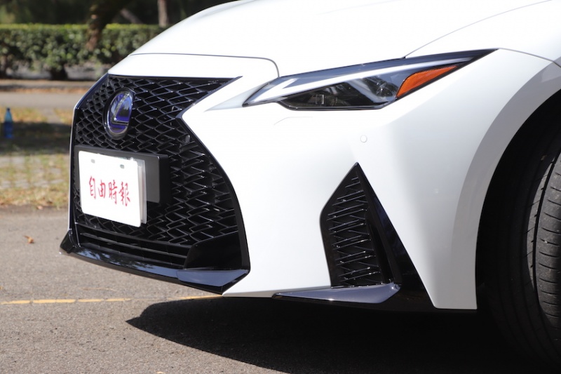 Lexus IS 300h F Sport