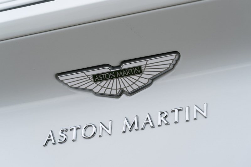 Aston Martin DB11