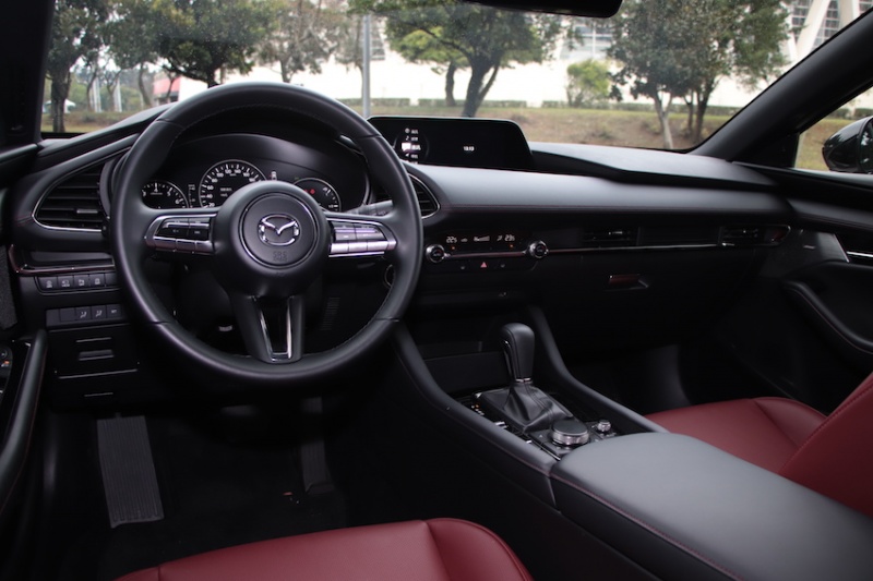 Mazda Mazda3 20S Signature