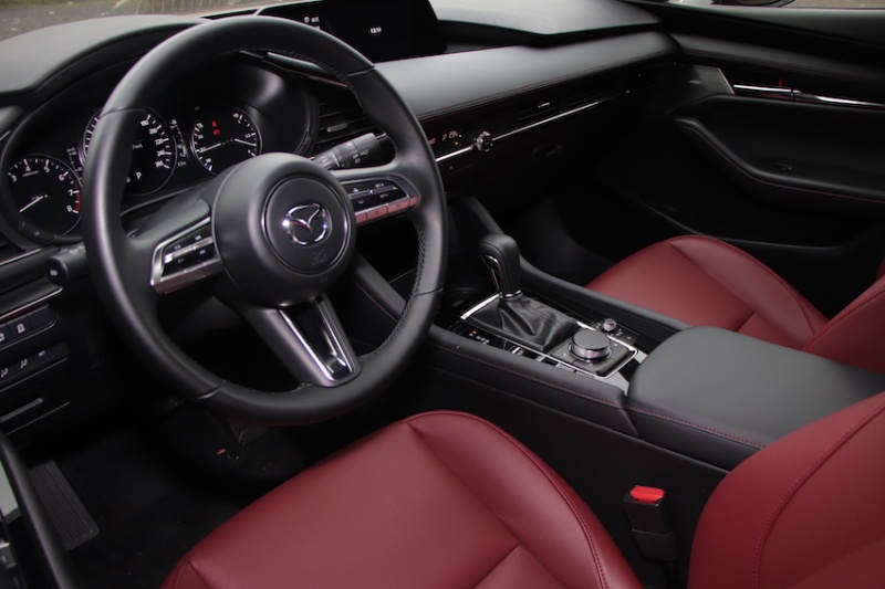 Mazda Mazda3 20S Signature