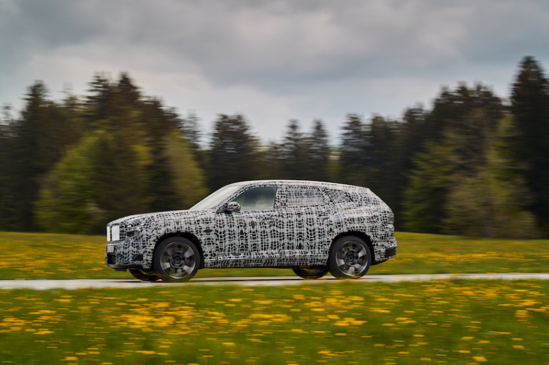 BMW XM 官方偽裝測試照