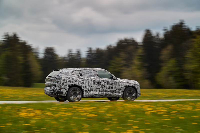 BMW XM 官方偽裝測試照