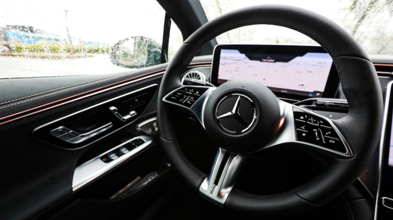Mercedes-EQ EQE 300