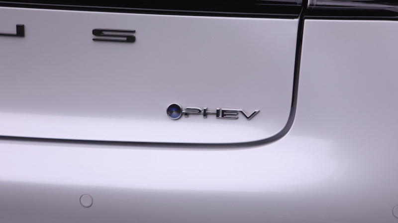 Toyota Prius PHEV 鉑金版