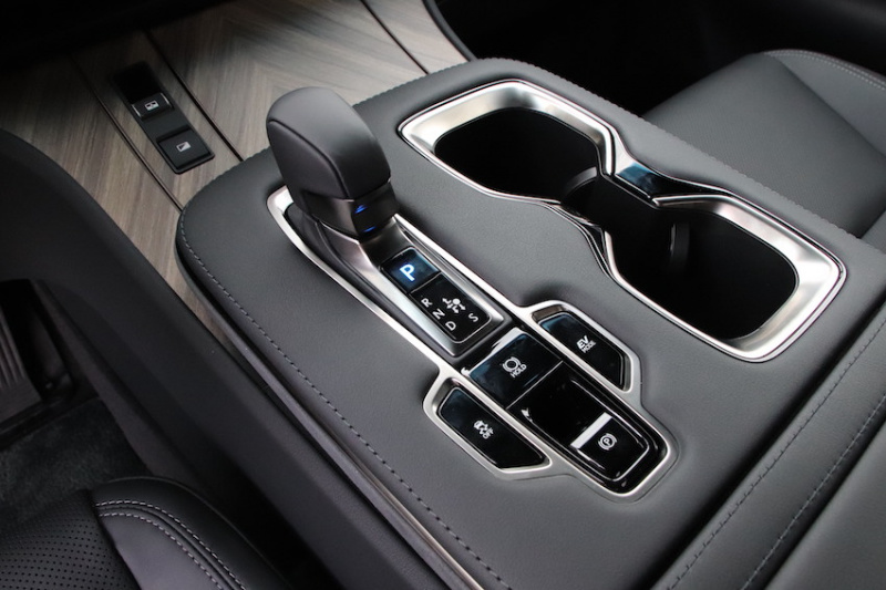 Lexus LM350h