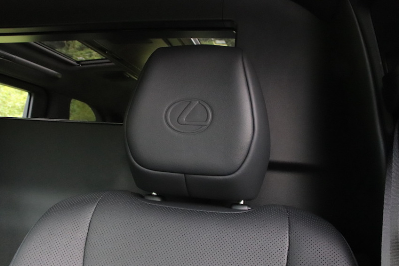 Lexus LM350h