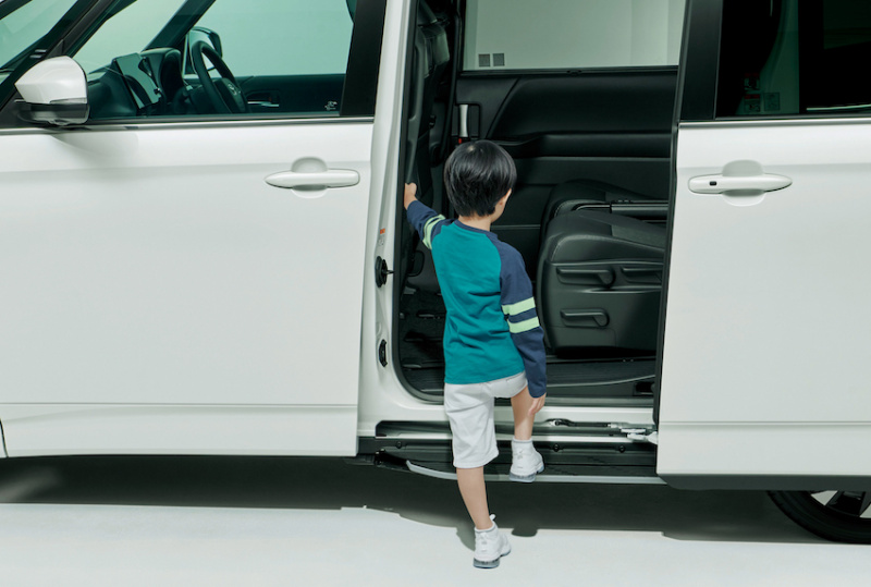 Toyota Voxy 第四代