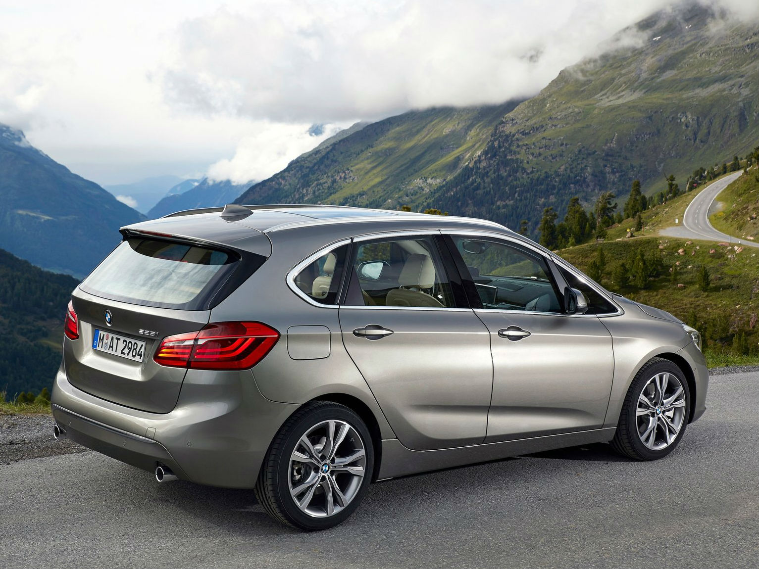 BMW>2 Series Active Tourer>220i 自由電子報汽車頻道”></p>
<p>BMW>2 Series Active Tourer>220i 自由電子報汽車頻道</p>
<p></center></br></p>
<p><center><img decoding=