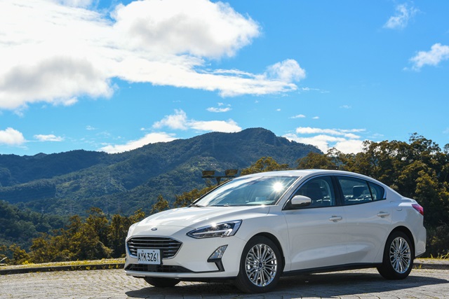 Ford Focus 4D  EcoBoost182旗艦