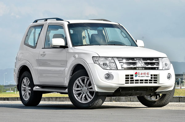 Mitsubishi pajero 3d