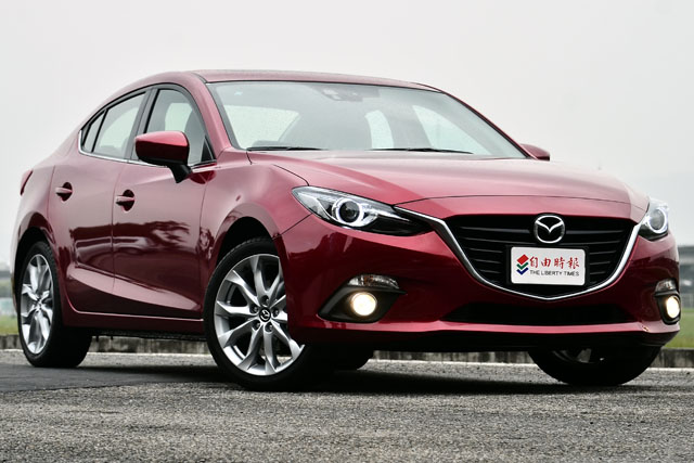 Mazda Mazda 3 4D  2.0 尊榮安全版