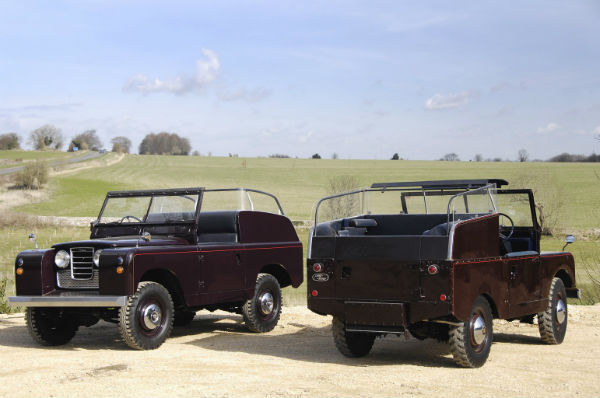 此為在1958年擔任英國皇家禮儀用車的LAND ROVER 88 ─ State IV皇家二號。