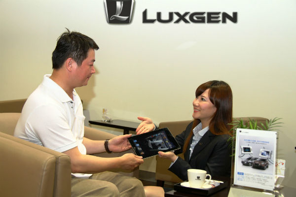 LUXGEN於全台服務廠貴賓休息區提供回廠車主免費用使iPad2，廣受車主好評。