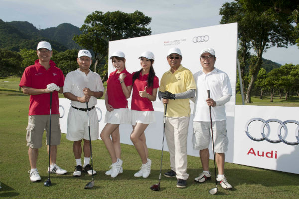 2012 Audi quattro Cup已於7/12正式開賽，並於全省北、中、南各地區舉辦4場預賽。( 圖片中人物左二為台灣奧迪汽車通路發展處處長陳炳榮； 右二為奧迪北區汽車董事長余明長)
