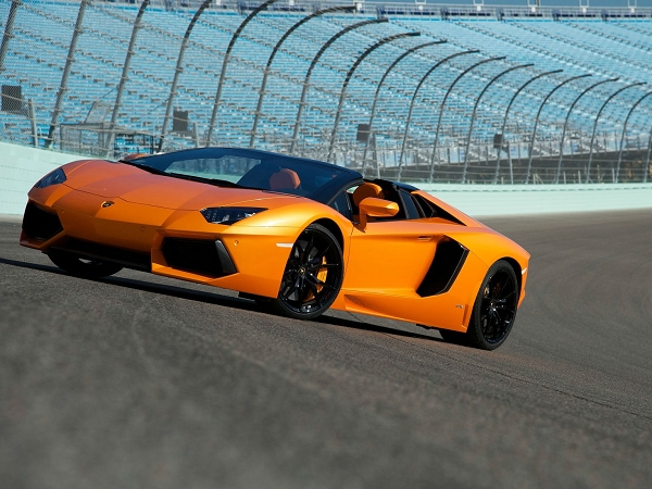 Lamborghini - Aventador Roadster 車款簡介