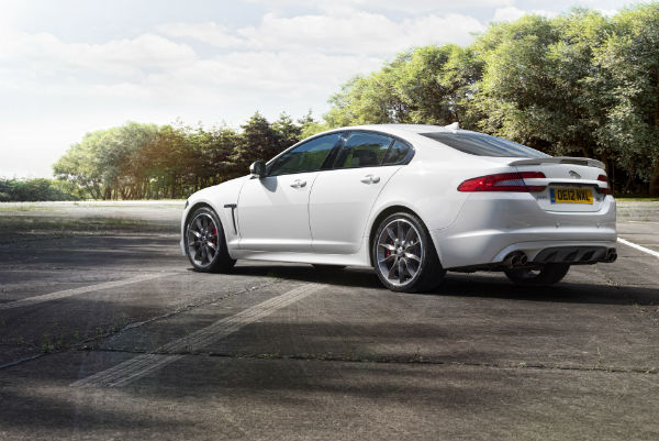 JAGUAR 獲 2013 J.D.POWER / WHAT CAR? 車主滿意度調查冠軍