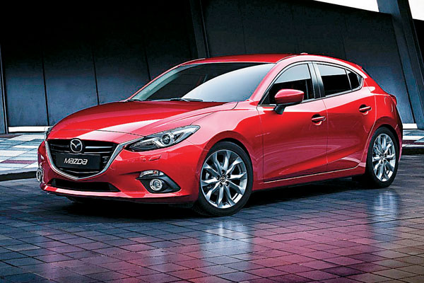 新Mazda3的車頭視覺感要比前兩代更鋒芒畢露，將Mazda現階段所標榜的Kodo魂動設計理念完美體現。