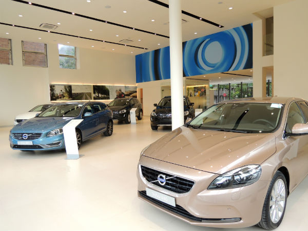 VOLVO 仁愛旗艦展示暨服務中心以北歐斯堪地那維亞風格精彩呈現，可謂大台北地區最具北歐及綠能特色的展示中心。