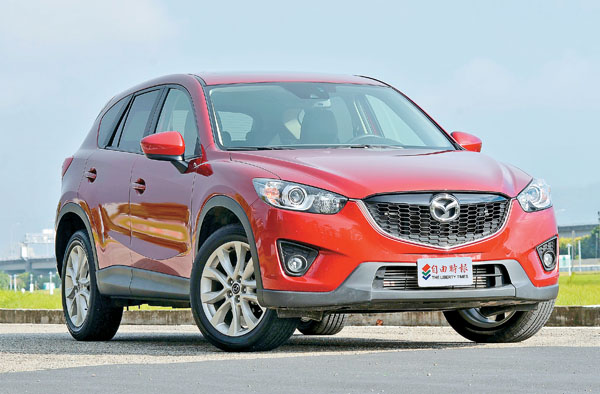 Mazda CX-5此番新增的SKYACTIV-D柴油動力車款，足下配置4只225/55R19胎圈，視覺上要比採用17吋胎圈組的汽油車款更有氣勢。