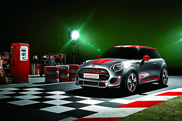 同屬BMW集團旗下的MINI品牌，此番在北美車展秀出這款John Cooper Works概念車，讓世人一睹新一代MINI頂級性能鋼砲的風貌。