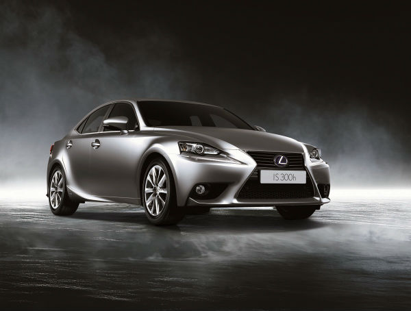 LEXUS 領先業界榮獲環保標章認證