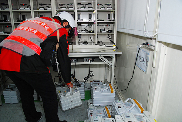 路邊收費改用電動機車 年省 4 萬多