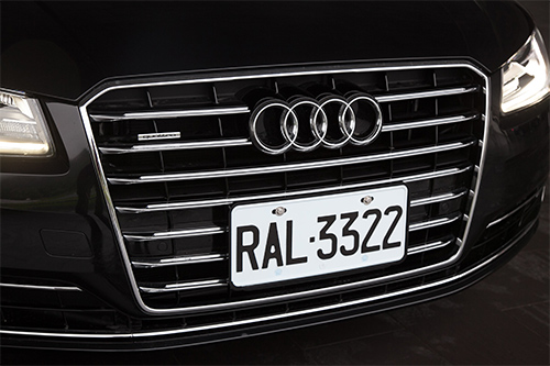 新的家族設計 Audi Singleframe 鑽石切角單體式盾形水箱護罩