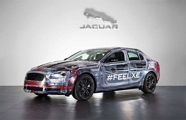 大方現身！Jaguar 在臉書上直接 Show 出 XE 新車樣貌