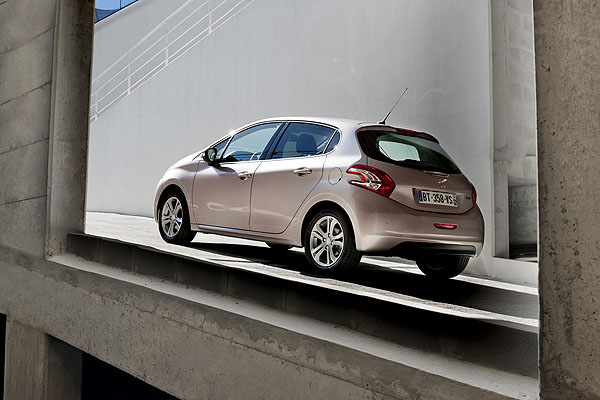 PEUGEOT 獲能源局省油品牌前 10 名