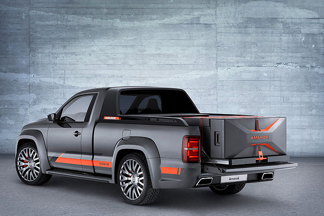 高度整合的全套DJ設備，可以完美的收納在Amarok Power 3.5平方米的貨斗上。
