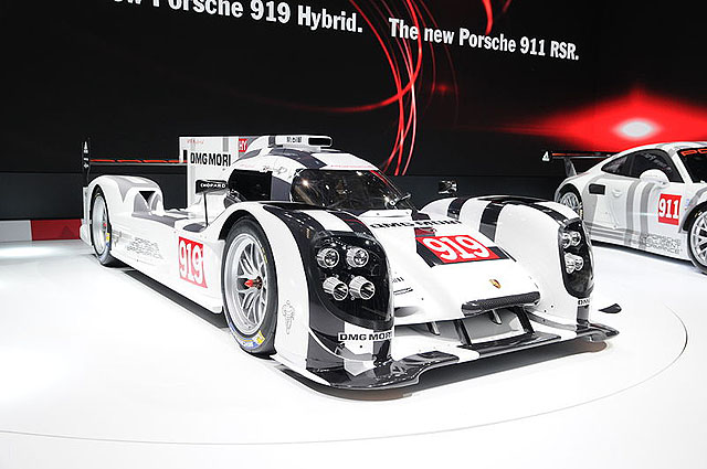 919 Hybrid LMP1上搭載的也是4缸引擎，不過是V4就是了。