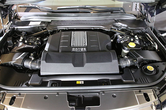 5.0升 SCV8 LR-V8引擎，具有SGDI缸內直噴、DIVCT雙可變汽門正時、及TVS雙轉子機械增壓等引擎科技。