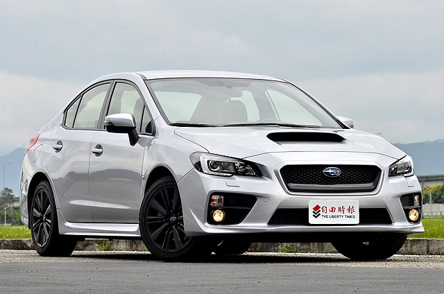Subaru WRX現已成為一個獨立的性能車系，僅有單一4門3廂房車款式，引擎蓋中央斗大的Turbo進氣口透露出非凡的性能氣勢。