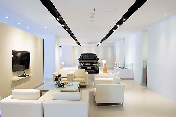 JAGUAR LAND ROVER 中和展間落成