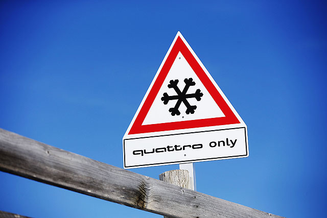 這次Audi清一色採用配有quattro全時4輪驅動系統的高性能車款，在雪地上的循跡表現自然更穩定。