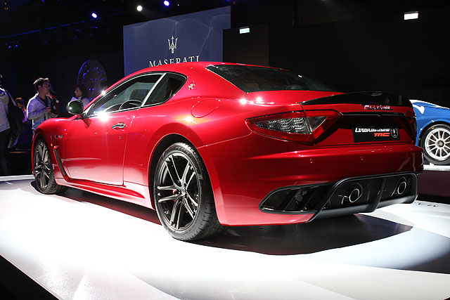 Maserati GT MC Stradale百年慶典特別版搭載4.7升V8引擎，可輸出460hp的最大馬力，搭載MC Race Shift 6速手自排變速系統，極速達303 km/h。