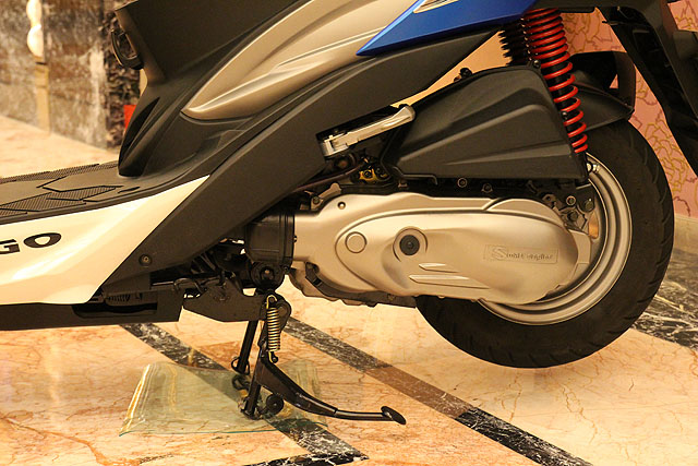 BON 125搭載SMART ENGINE引擎科技，可輸出10.1匹馬力。中柱經過省力設計，騎士可輕鬆駐車。