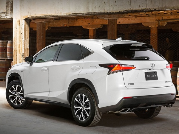 LEXUS NX 200t 強勢登場