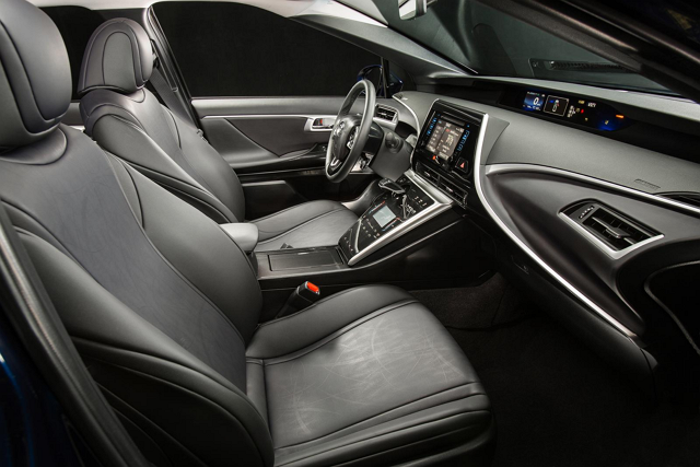 實用性樂勝電動車！Toyota Mirai FCV 規格大公開