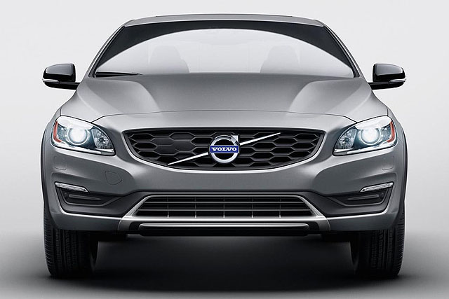 S60 Cross Country的車高提升了65mm，並搭載AWD四輪驅動系統，而且還有前驅車型可提供消費者選擇。