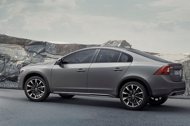 S60 Cross Country搭載T5 2.5升直列五缸渦輪增壓引擎，最大馬力可達到250匹，以及36.7kgm的峰值扭力輸出。