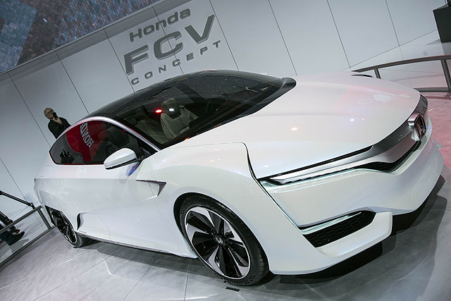 FCV概念車補充氫燃料的時間僅需3分鐘就能夠完成。（圖片來源／法新社）